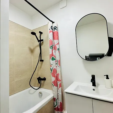 4 Bdrm 4 Bth M8 Et Rer D Apartment Creteil