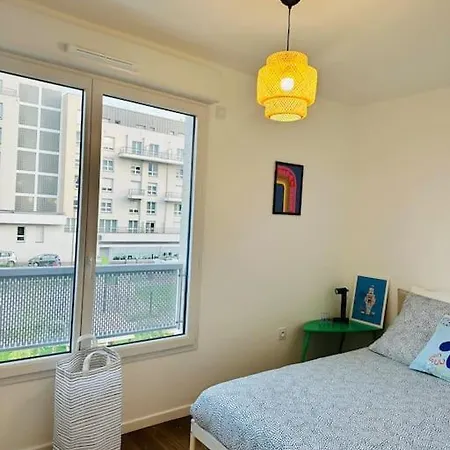 Apartment 4 Bdrm 4 Bth M8 Et Rer D *