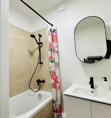 4 Bdrm 4 Bth M8 Et Rer D