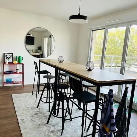 4 Bdrm 4 Bth M8 Et Rer D Apartment *
