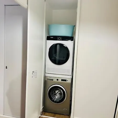 4 Bdrm 4 Bth M8 Et Rer D Apartment *
