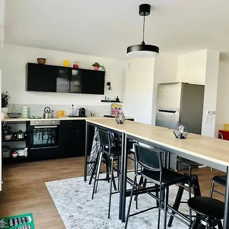 4 Bdrm 4 Bth M8 Et Rer D